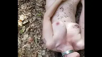 Esclave F humiliation en foret