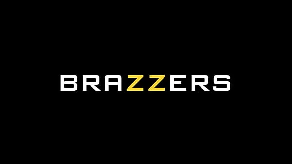 Big Boobed Blondesa Threesome - Kayley Gunner, Jenna Starr / Brazzers  / stream full from www.zzfull.com/romp