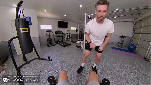 VR Bangers Sexy black babe Zoey Sinn seducing on gym VR Porn