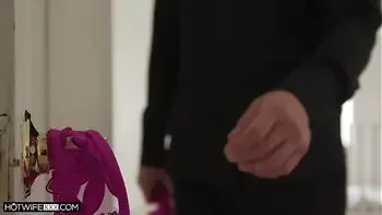 HotwifeXXX - My Dick Is Too Big For His Tiny Wife (Braylin Bailey)