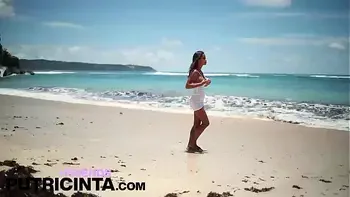 Horny Asian Babe Putri Cinta get fucked on a beach