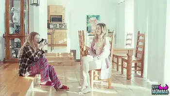 SEXY MOMMA - River Lynn Knows What Step Mom Lindsay Likes