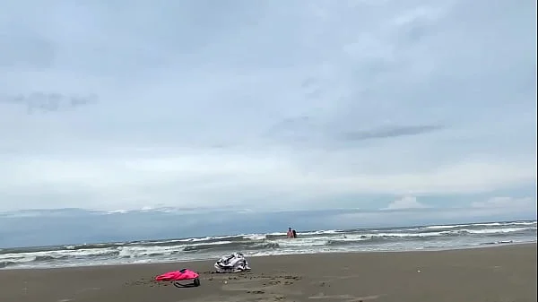 Transando em público na praia com a gostosa da Camila Vegas COMPLETO NO RED