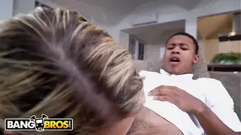 BANGBROS - Epic MILF Joslyn Jane Dominates Lil D's BBC