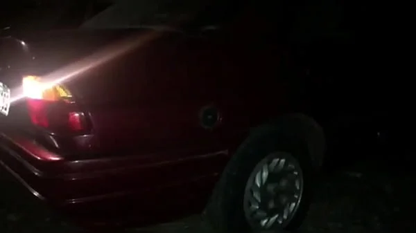 CONHECI UM NOVINHO GOSTOSO NO ROLE E PEDI PRA ELE ME COMER NO SEU CARRO