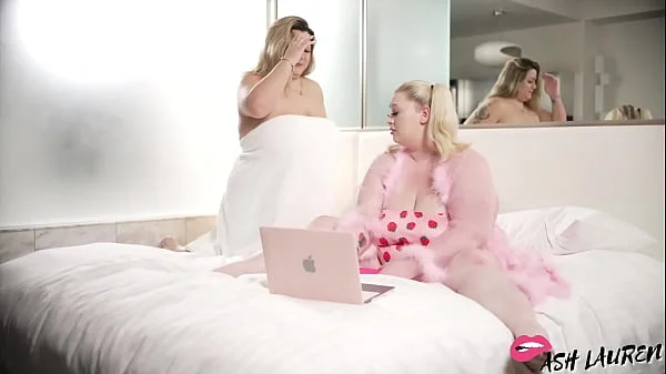 2 BBW LESBIANS FUCKING