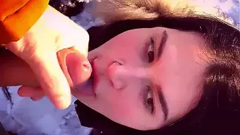 Risky sucking a stranger in a public park and swallowing hot cum