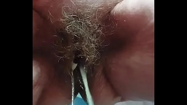Oma  met harige kut plast