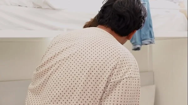 Roommates Role-play the scene of the Princess and the Commoner