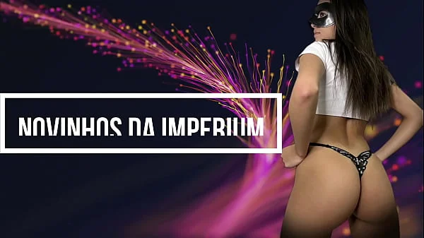 novinha magrinha faz gang bang na rua e leva banho de leite