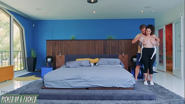 Arabelle Raphael Fucks her Biggest Fan! Picked up and Fucked