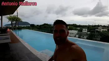 Picking up a Hot Thai Babe by the Swimming Pool - Onlyping