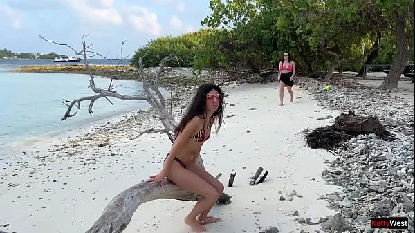 Golden shower for Katty on the public beach