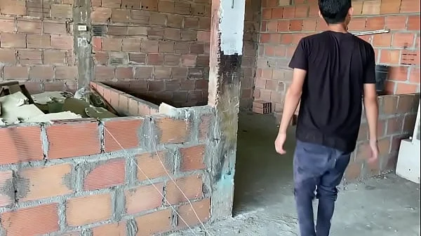 le follo por primera vez el enorme coño de mi patrona y me corro dentro de el