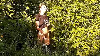 Risky public female masturbation in nature - Girls fly orgasm