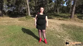 Jade, 23 ans, une brunette en manque de sexe hard