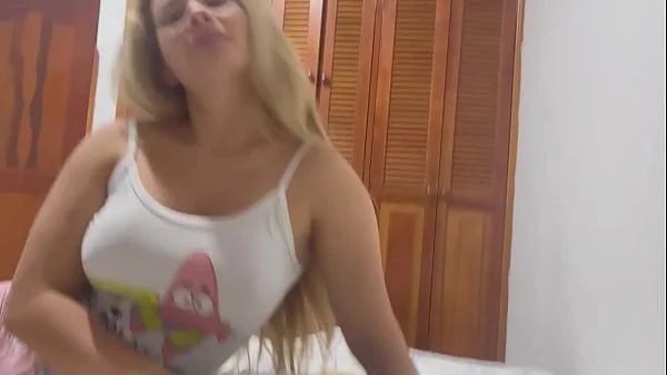 Me follo a mi cachonda madrastra sedienta de verga