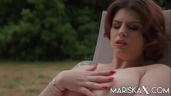 MARISKAX Busty Lucia Love screws the landscapers