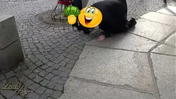 Geldherrin: Geldsklave übernimmt die Rechnungen