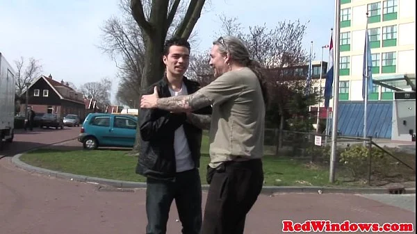 Pussyeaten dutch prostitute treating tourist