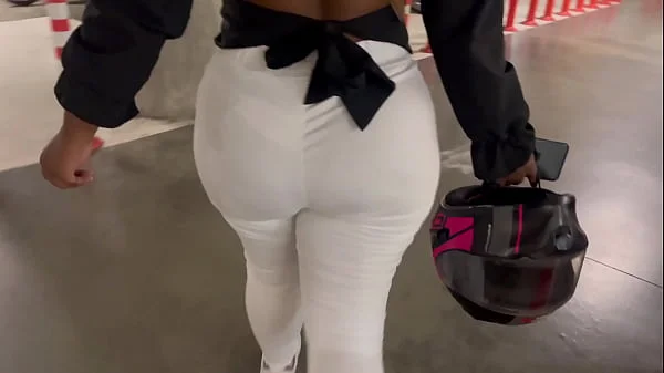 BEAUTIFUL BIG ASS BABY IN THE SHOPPING CENTER MEETS A STRANGER WHO TAKES HER TO HIS HOUSE AND FUCKS HER BIG ASS