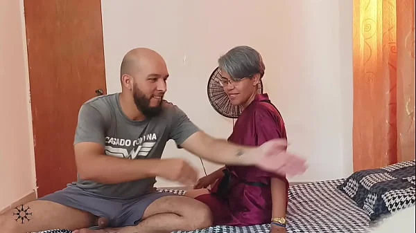 My stepsister shows me some images on her phone and starts to excite me until we end up fucking - Porn in Spanish.