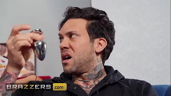 Hot (Alexis Fawx) Decides To Give Herself A Christmas Present A Wild Anal Fuck With Her Husband's Bro - Brazzers