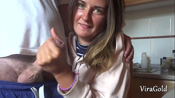 Quick Homemade Handjob from Sexy Camilla Moon with Lot A Cum