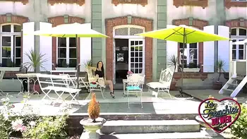 Clara Mia profite d'un plan à trois avec sodomie