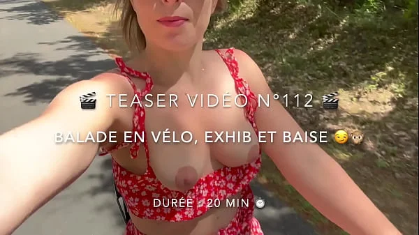 Jeune Française se fait baiser le cul sur son vélo