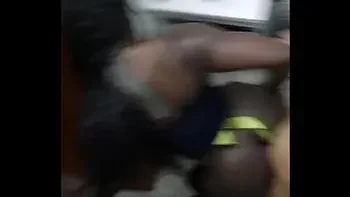 FODI NO BANHEIRO ESCONDIDO DA GALERA