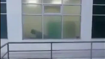 Por eso se tardaba tanto en atenderme en el IMMS, el doctor me chupa las tetas/ Daniela/ Hyperversos