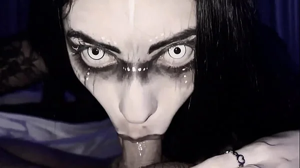 Bruja come hombres es captada en camara