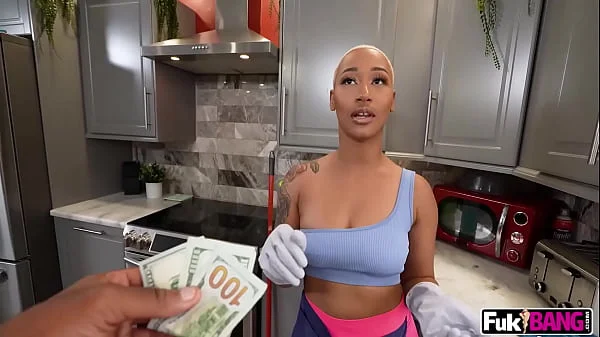 Maid Thick Ass Daphne Get Naked With a Few Dollars