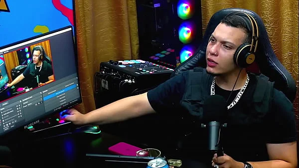 Martina Oliveira Avalia o Pauzão do Ruan, ela ficou com tesão vendo! - Podcast Pápum no Barraco! COMPLETO NO SHEER - XV RED