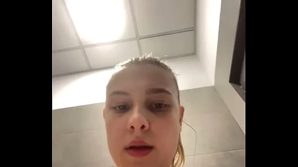 Squirting and masturbate in the gym