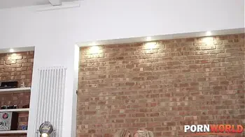 Amber Jayne & Barbie Sins scream as they cream in ass fucking threesome