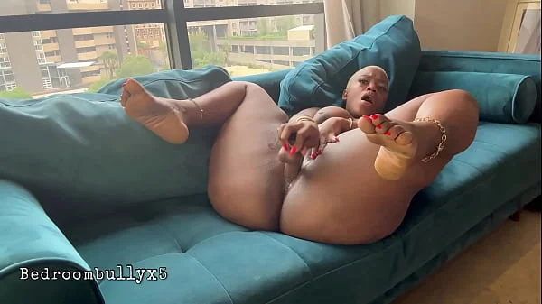 Bedroombully Squirts for BBC Dildo