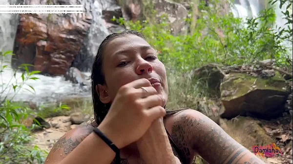 Fomos pegos transando na cachoeira - De férias com Damiana