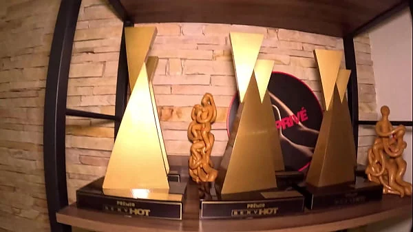 A estreia da Milf Dandara Moraes na mansão do Ted com muita putaria