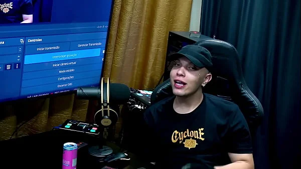 Ruan foi ver se a Renatinha Mello estava sem calcinha, que deliciosa, rolou muita química nesse episodio! - Podcast Pápum no Barraco!