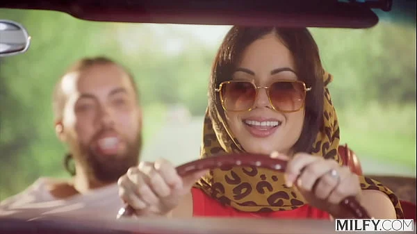 MILFY Stunning Hotwife Daisy Fuentes Ride A Huge Cock While Hubby Watches