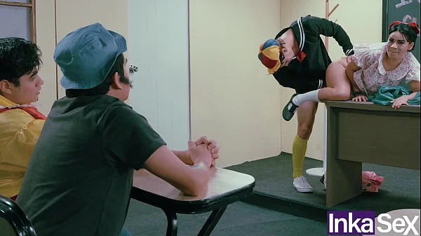 La vecindad morbosa del chibolo  18 termina en orgia durante la clase de Don Mamón - CAPÍTULO PERDIDO.