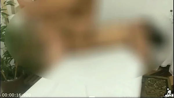 Mineira peituda foi filmada mamando massagista