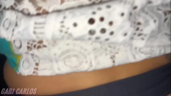 Fui usada no gloryhole por um pau gostoso, enquanto meu marido delirava de tesão, batendo uma bem gostoso!