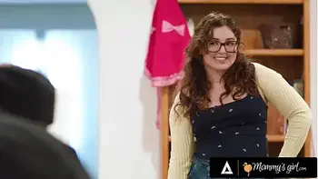 MOMMY'S GIRL - Stunned Leana Lovings Discovers Stepmom Little Puck Wearing A Strap-On In The Morning