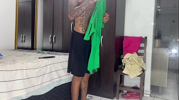 Fodendo a mini buceta da anãzinha e o cozinho dela pela primeira vez. (COMPLETO NO RED E NO CHER)