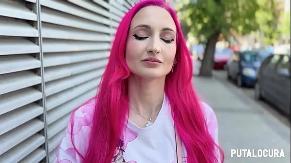 PutaLocura - Pillada a tetona friki Victoria Arias para un concurso muy caliente