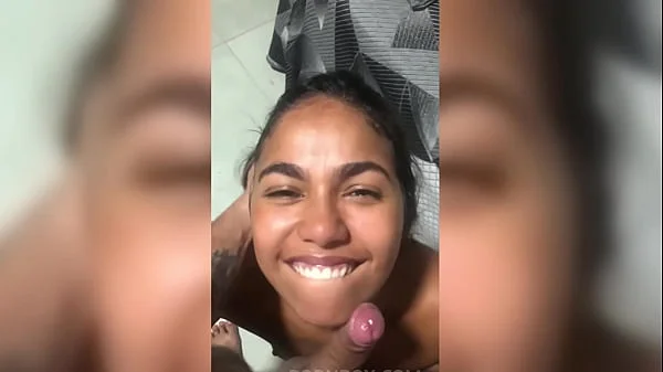 Convidei uma amiga novinha fiz ela gozar muito