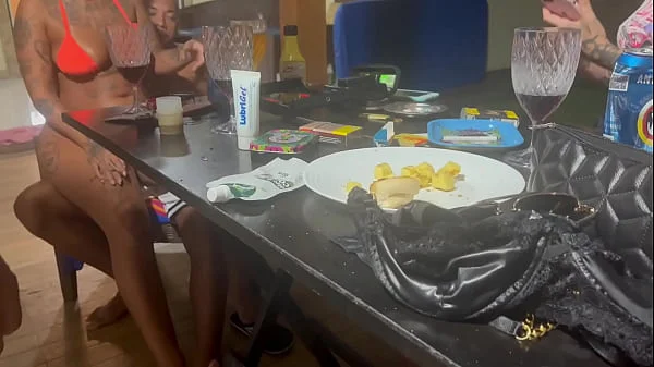 Caiu na net Vazou na net! Jovens influencers em troca de casal na Piscina Parte um caiu na net